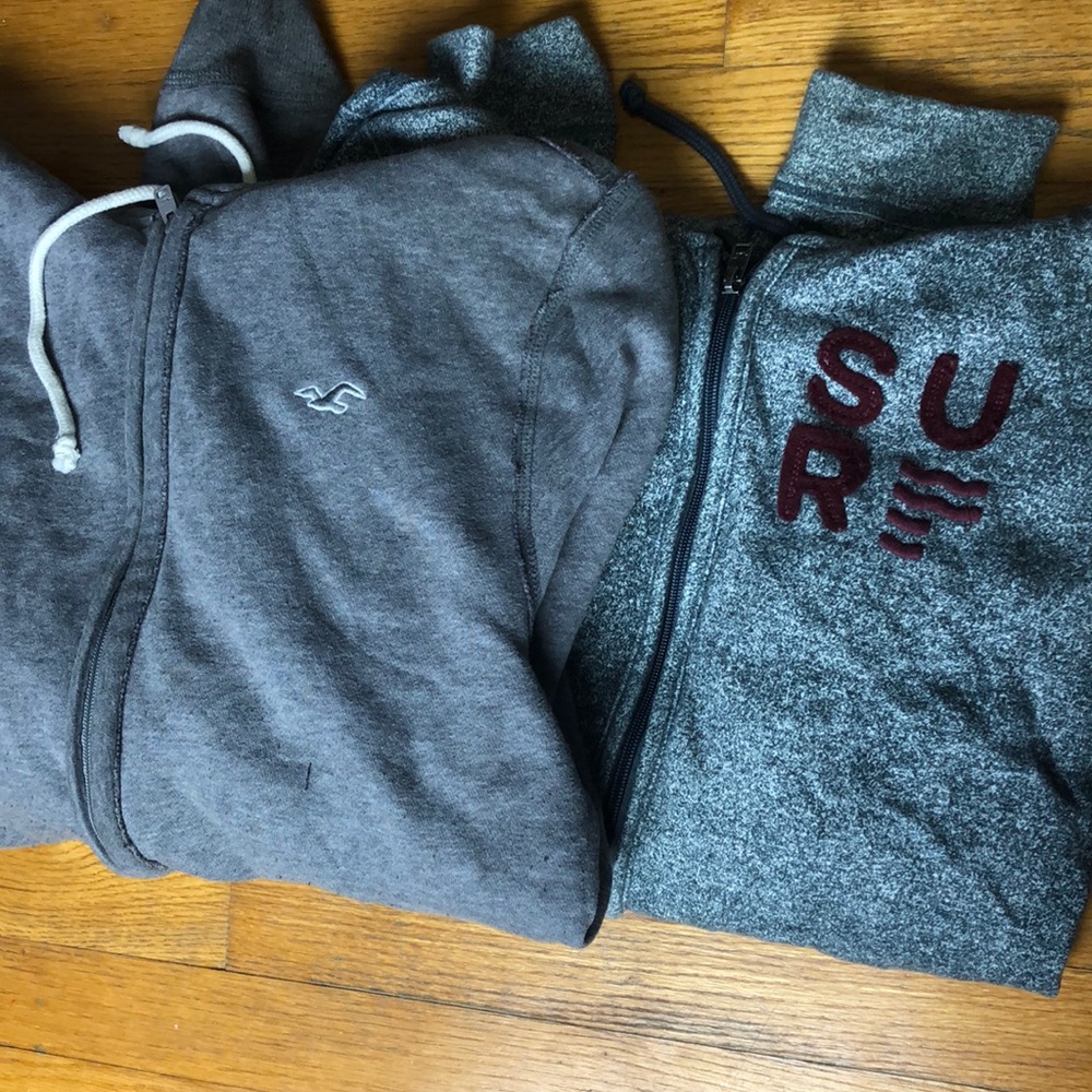 BUNDLE: 2 MENS HOLLISTER SWEATSHIRTS SIZE LARGE